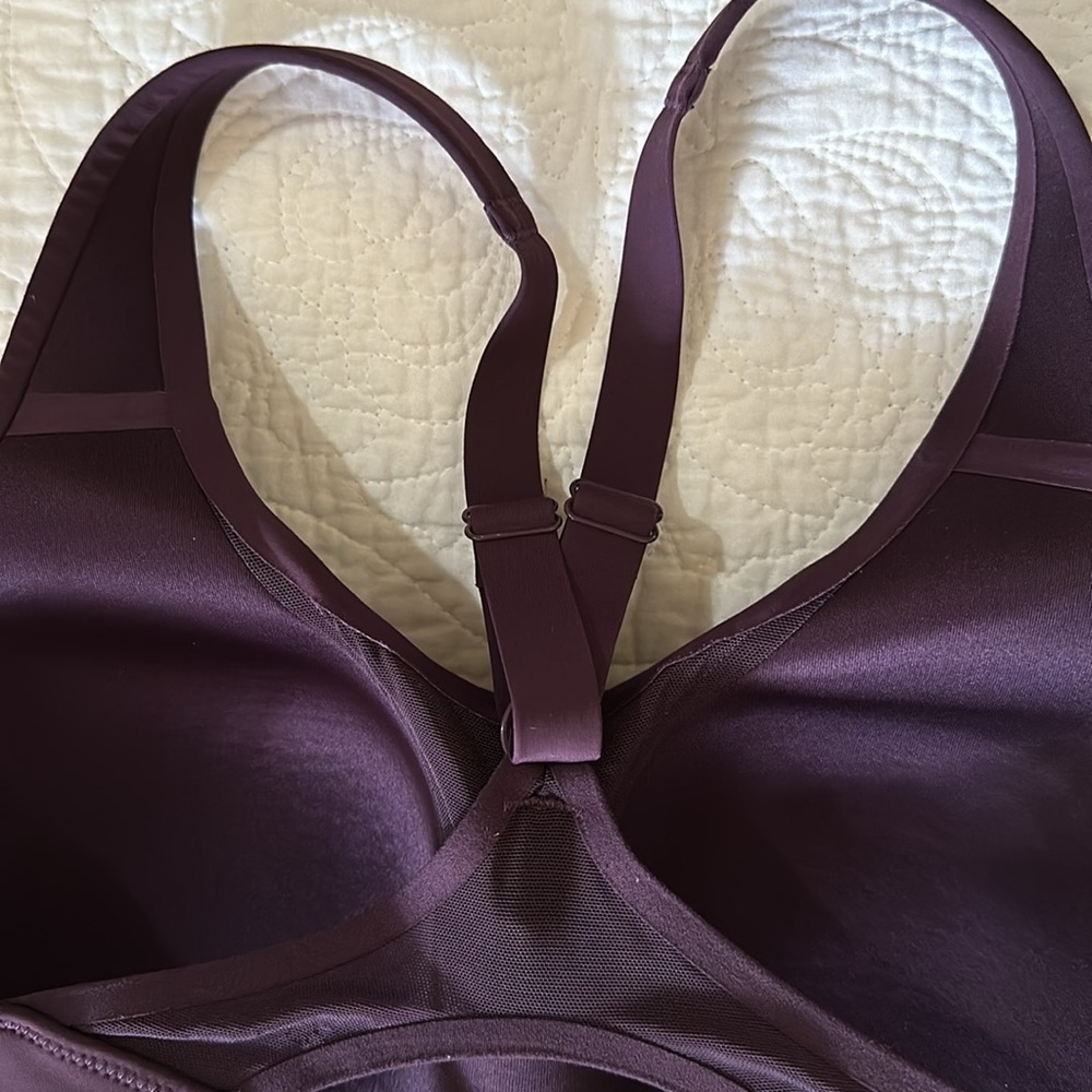Althleta sports bra 32DD - Picture 3 of 8